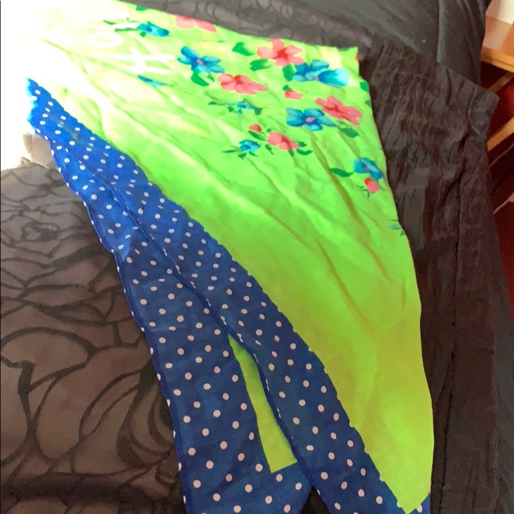 Hollister scarf🌺